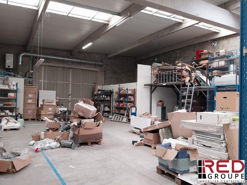Entrepôt - 917 m²