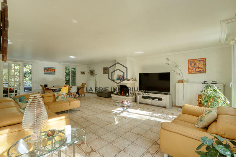 Maison - 193 m² - 7 pièces