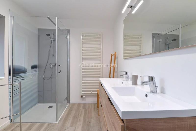 Maison - 742 m² - 12 pièces