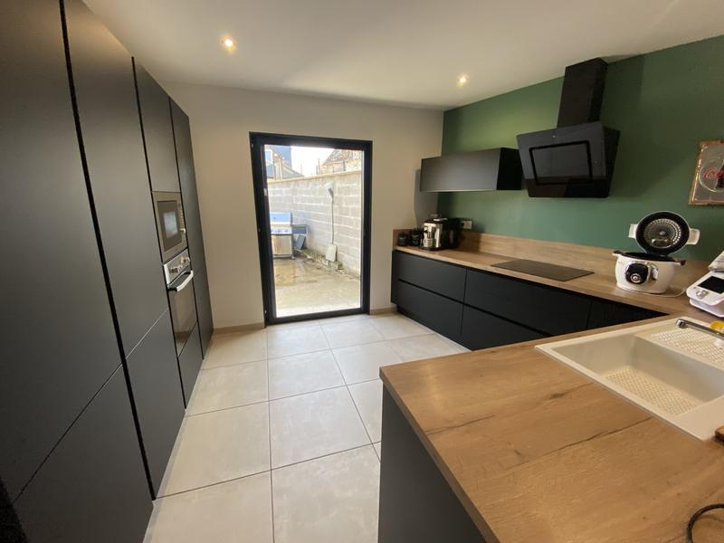 Maison - 140 m² - 5 pièces