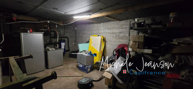 Maison en pierre - 199 m² - 9 pièces