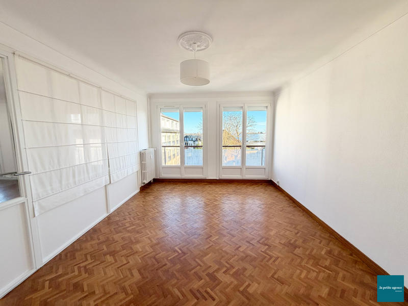 Appartement - 127 m² - 6 pièces