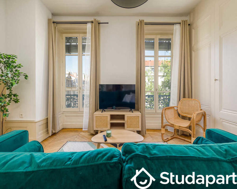 Chambre - 120 m² - 1 pièce