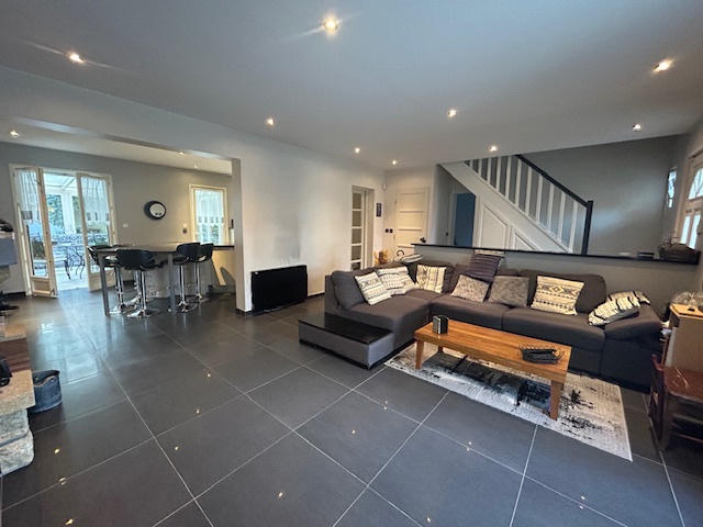 Maison - 146 m² - 6 pièces