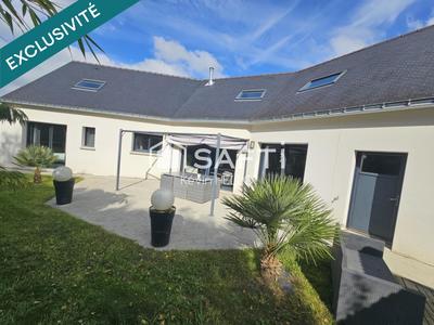 Maison - 205 m² - 5 pièces