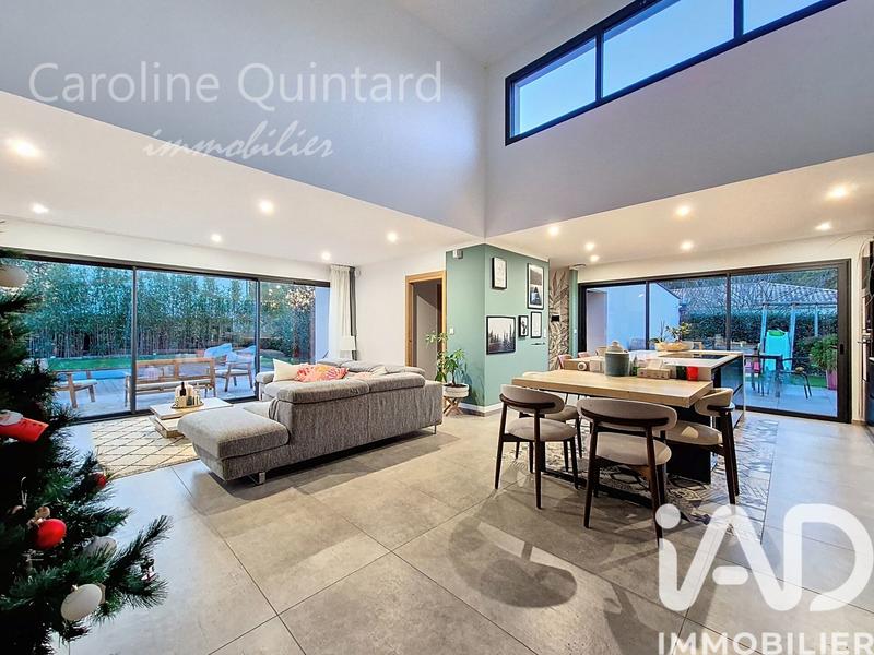 Maison - 140 m² - 5 pièces