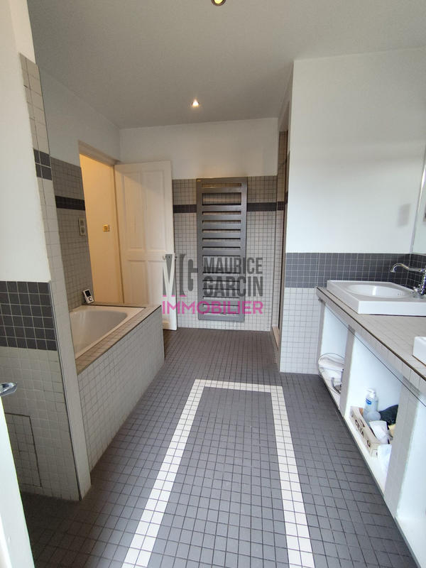 Maison ancienne - 111 m² - 4 pièces