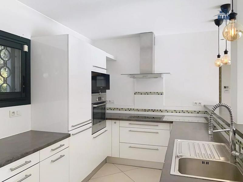 Villa - 163 m² - 4 pièces