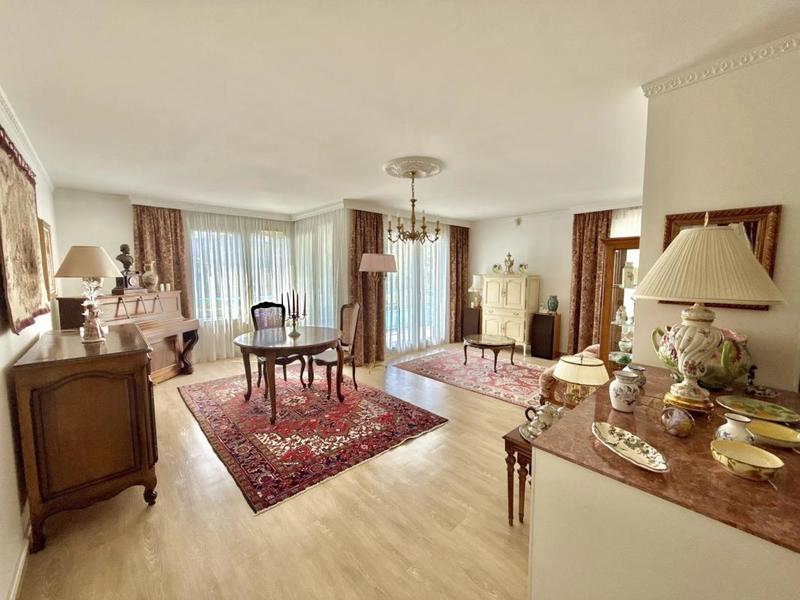 Appartement - 90 m² - 4 pièces