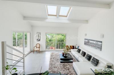 Maison - 193 m² - 8 pièces