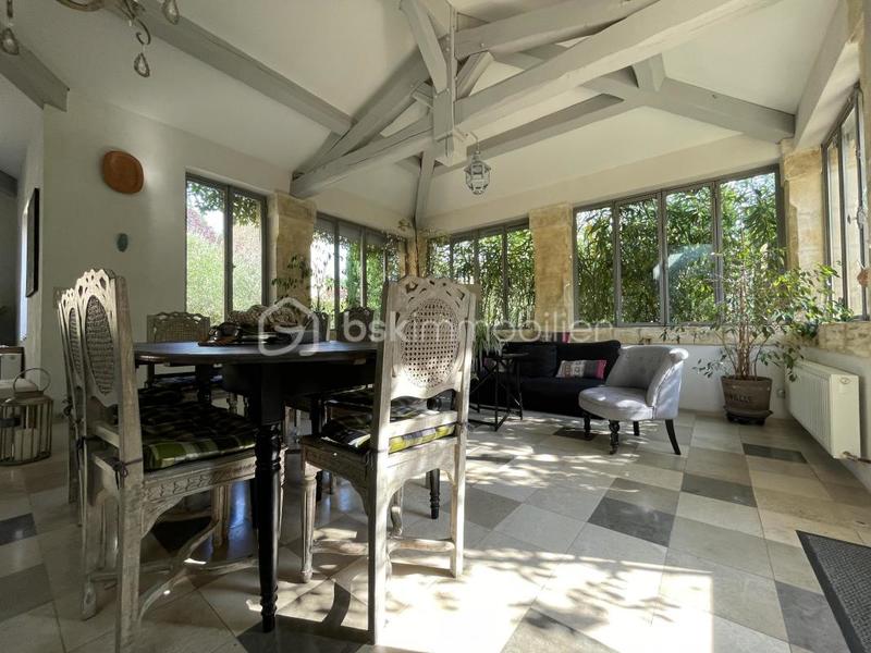 Propriété - 264 m² - 9 pièces