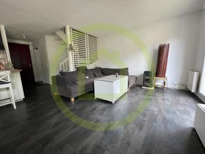 Maison - 94 m² - 6 pièces