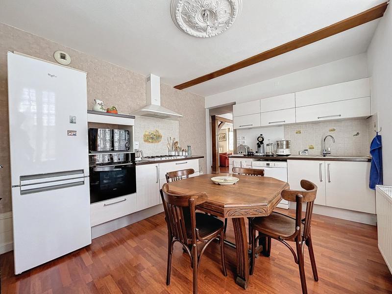 Maison - 140 m² - 6 pièces