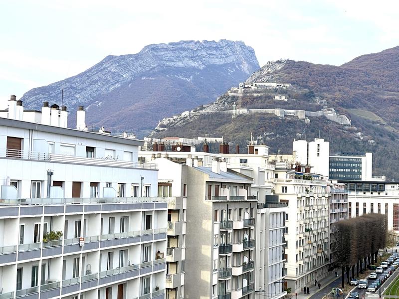 Appartement - 120 m² - 5 pièces