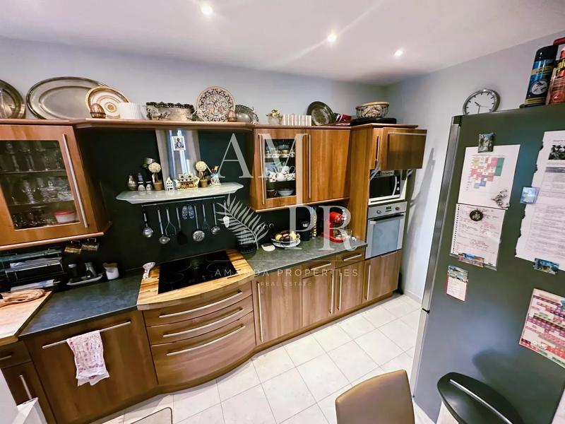 Appartement - 75 m² - 3 pièces