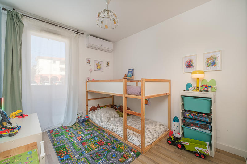 Appartement - 82 m² - 4 pièces