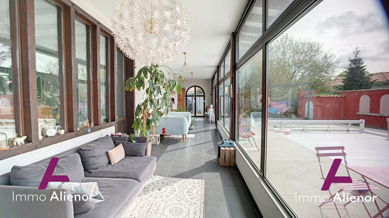 Maison - 228 m² - 11 pièces