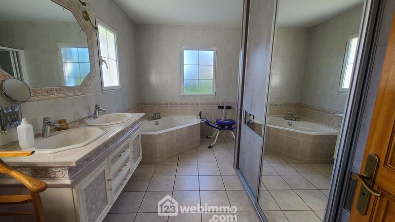 Villa - 199 m² - 7 pièces