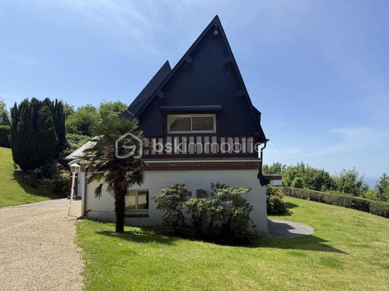 Propriété - 340 m² - 9 pièces