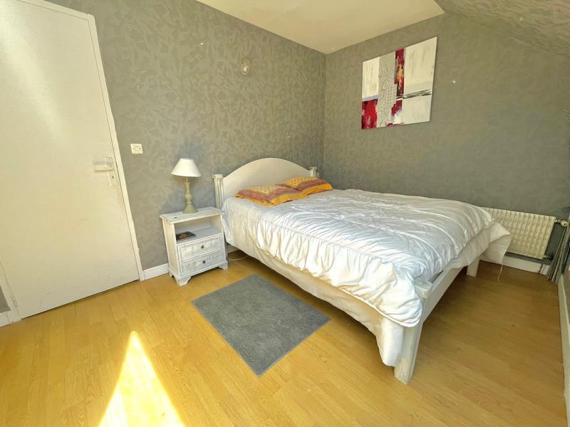 Maison - 232 m² - 9 pièces