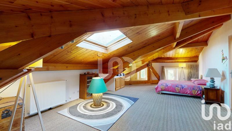 Maison - 242 m² - 6 pièces