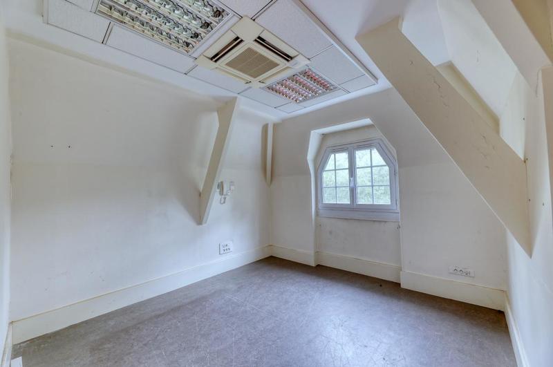 Villa - 439 m² - 12 pièces