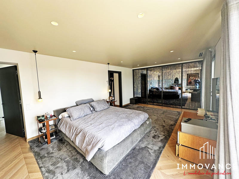 Maison contemporaine - 275 m² - 6 pièces