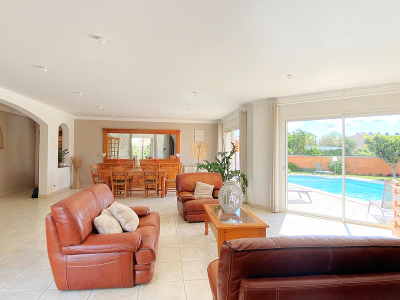 Villa - 218 m² - 6 pièces
