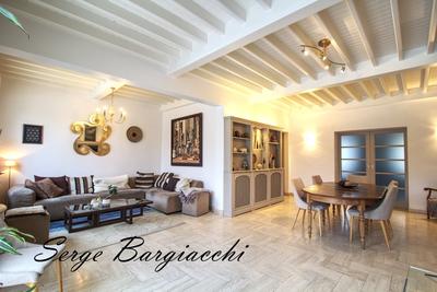 Maison - 336 m² - 12 pièces