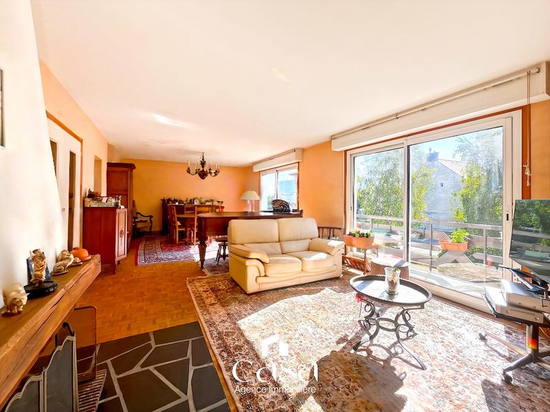 Maison - 220 m² - 10 pièces