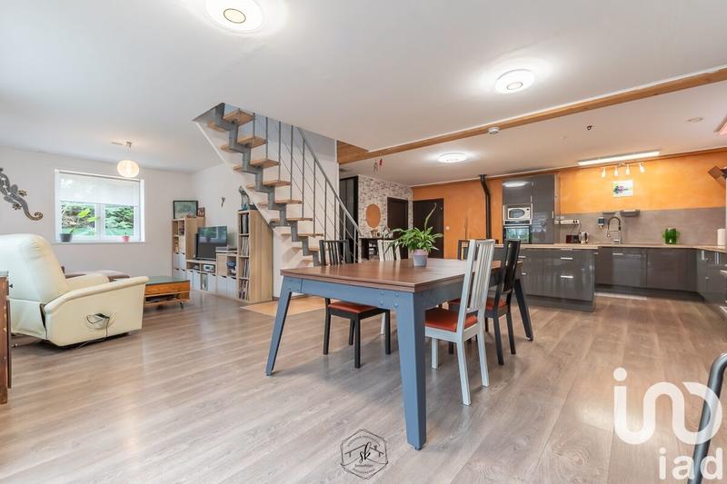 Maison - 205 m² - 7 pièces