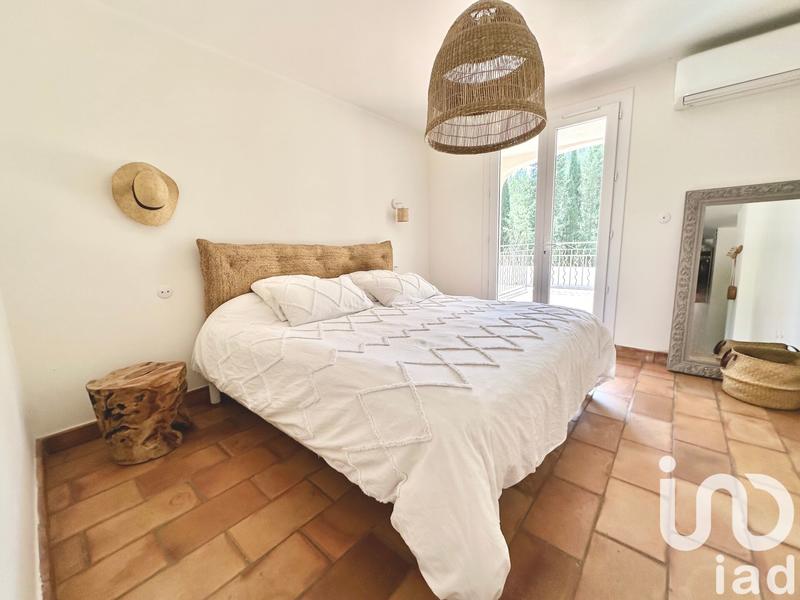 Maison - 230 m² - 6 pièces