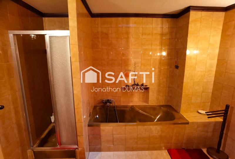 Maison - 283 m² - 16 pièces