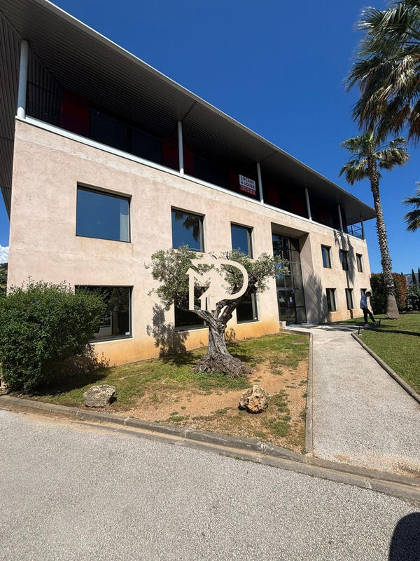 Local d'activités - 170 m²