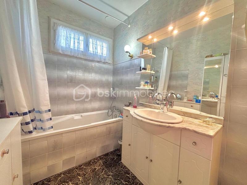 Pavillon - 85 m² - 5 pièces