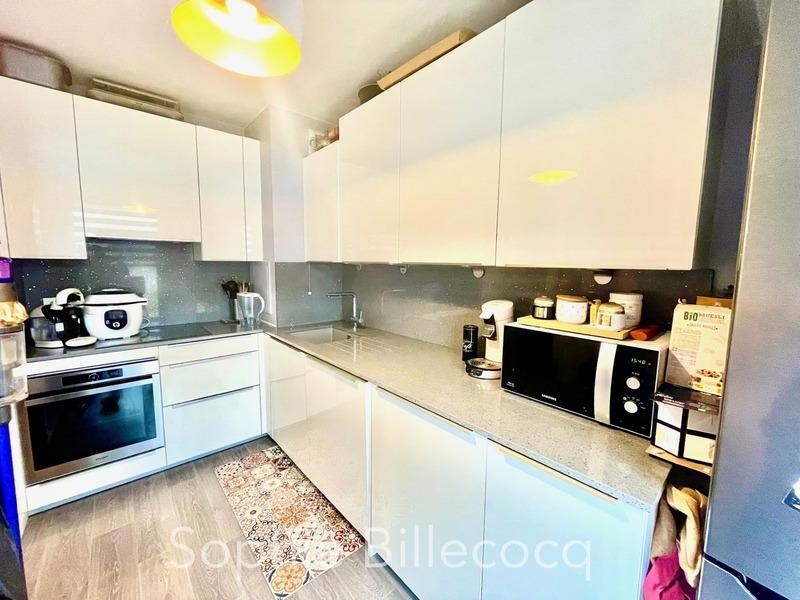 Appartement - 93 m² - 5 pièces