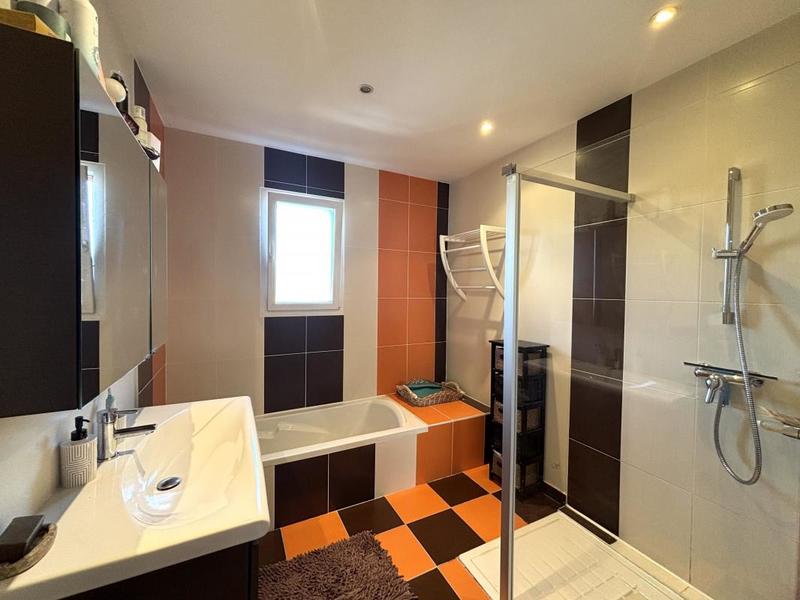 Maison - 181 m² - 7 pièces