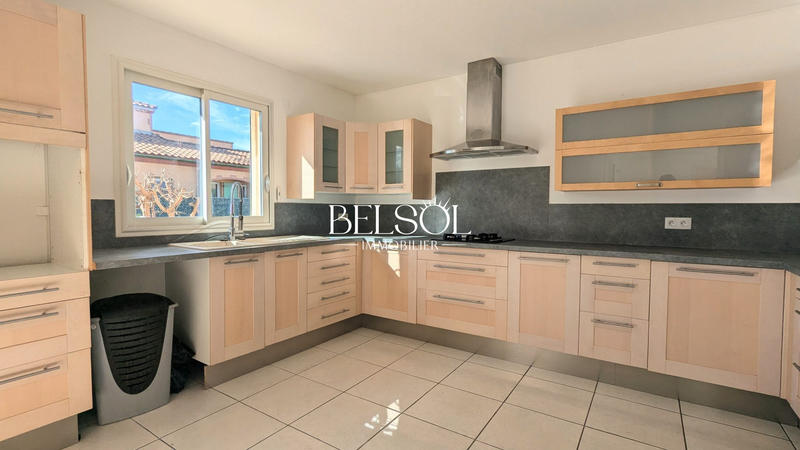 Maison traditionnelle - 144 m² - 5 pièces