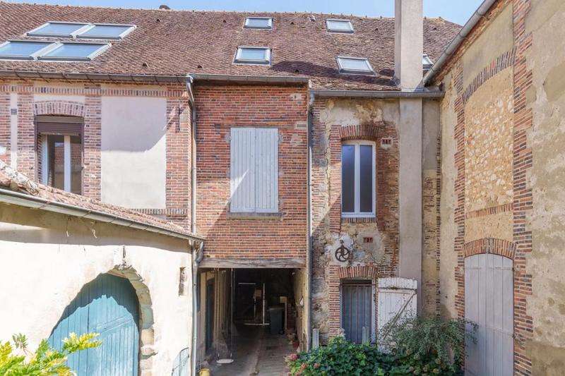 Maison - 201 m² - 9 pièces