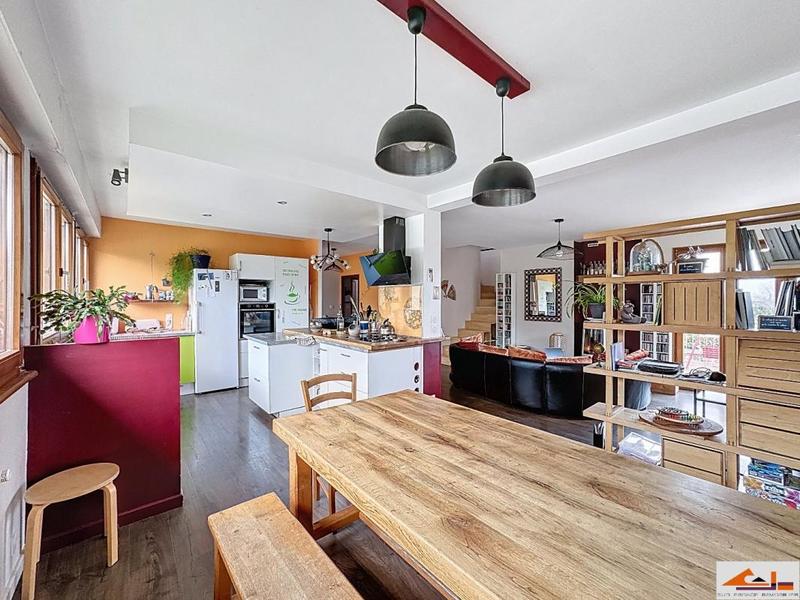 Villa - 205 m² - 8 pièces