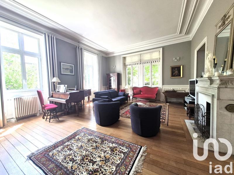 Maison - 365 m² - 13 pièces