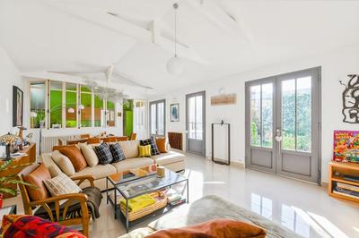 Maison - 245 m² - 12 pièces