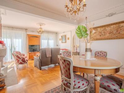 Maison traditionnelle - 148 m² - 6 pièces