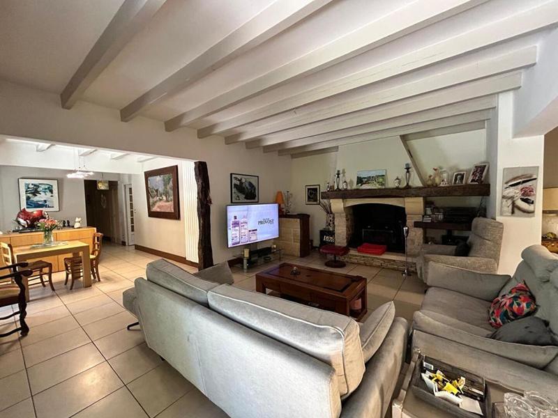Propriété - 208 m² - 6 pièces