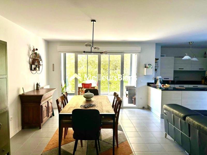 Appartement - 99 m² - 4 pièces