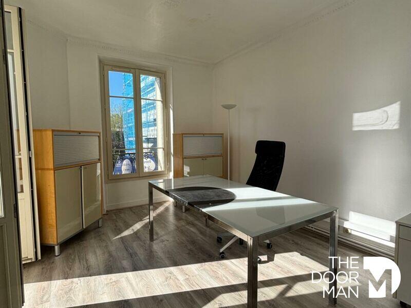 Local commercial - 69 m² - 4 pièces