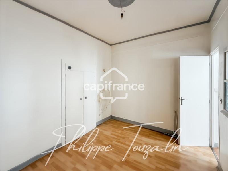 Maison - 220 m² - 14 pièces