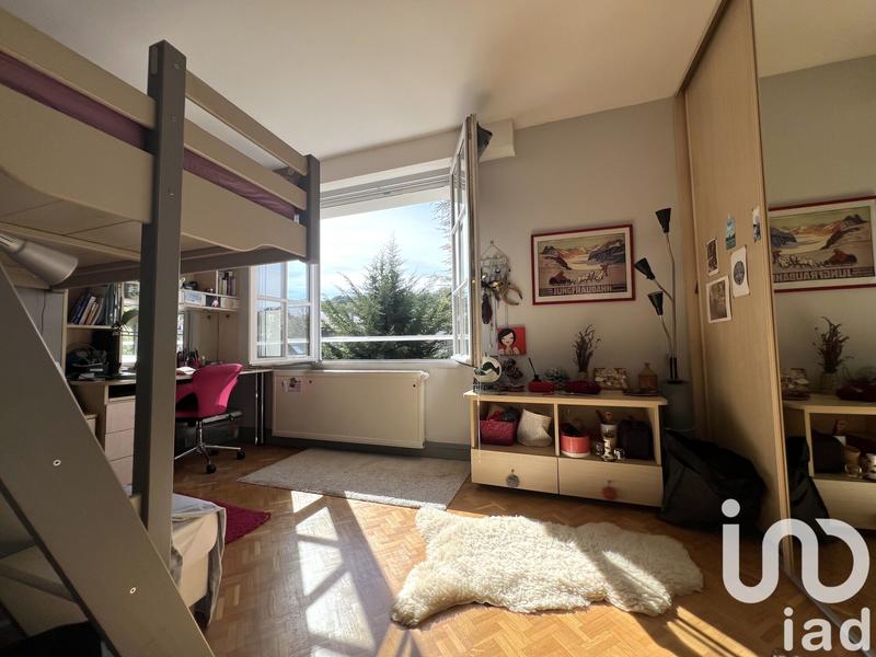 Maison - 215 m² - 9 pièces