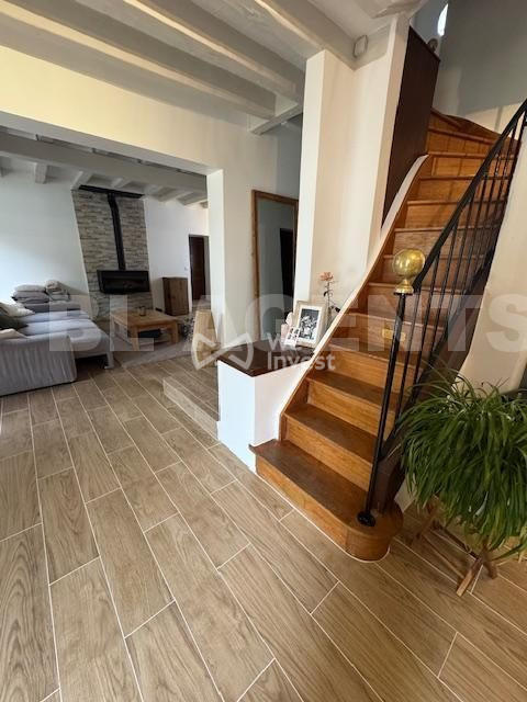 Maison - 337 m² - 8 pièces