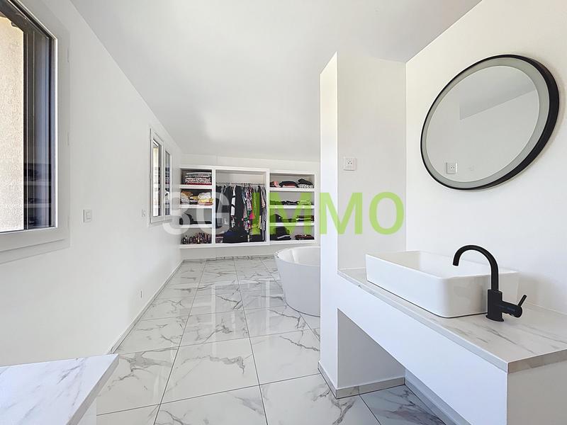 Maison contemporaine - 220 m² - 7 pièces